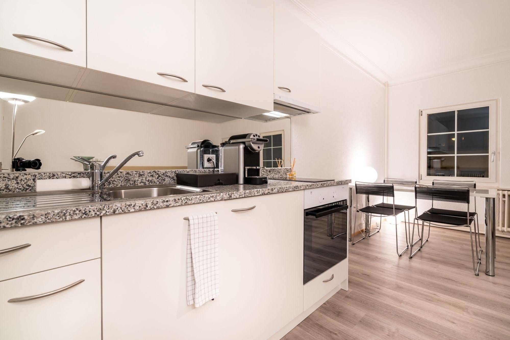 Top City Center Location By Airhome Zug Exterior foto